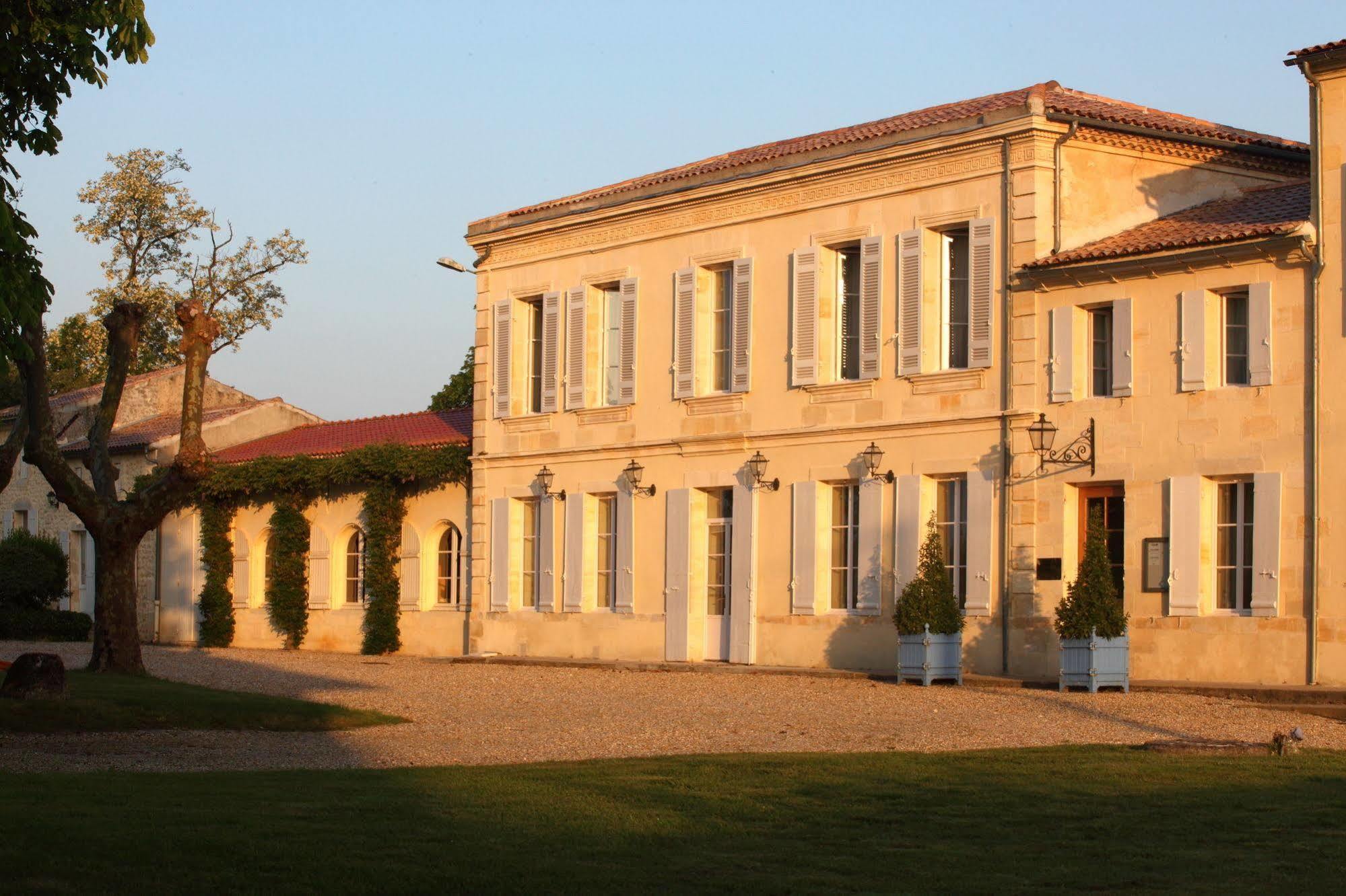 Hotel Rollan De By Begadan Exterior photo